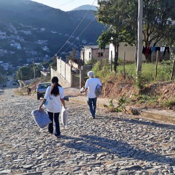 Entrega de cobertores em Santo Antônio de Roça Grande - 26/06/2021